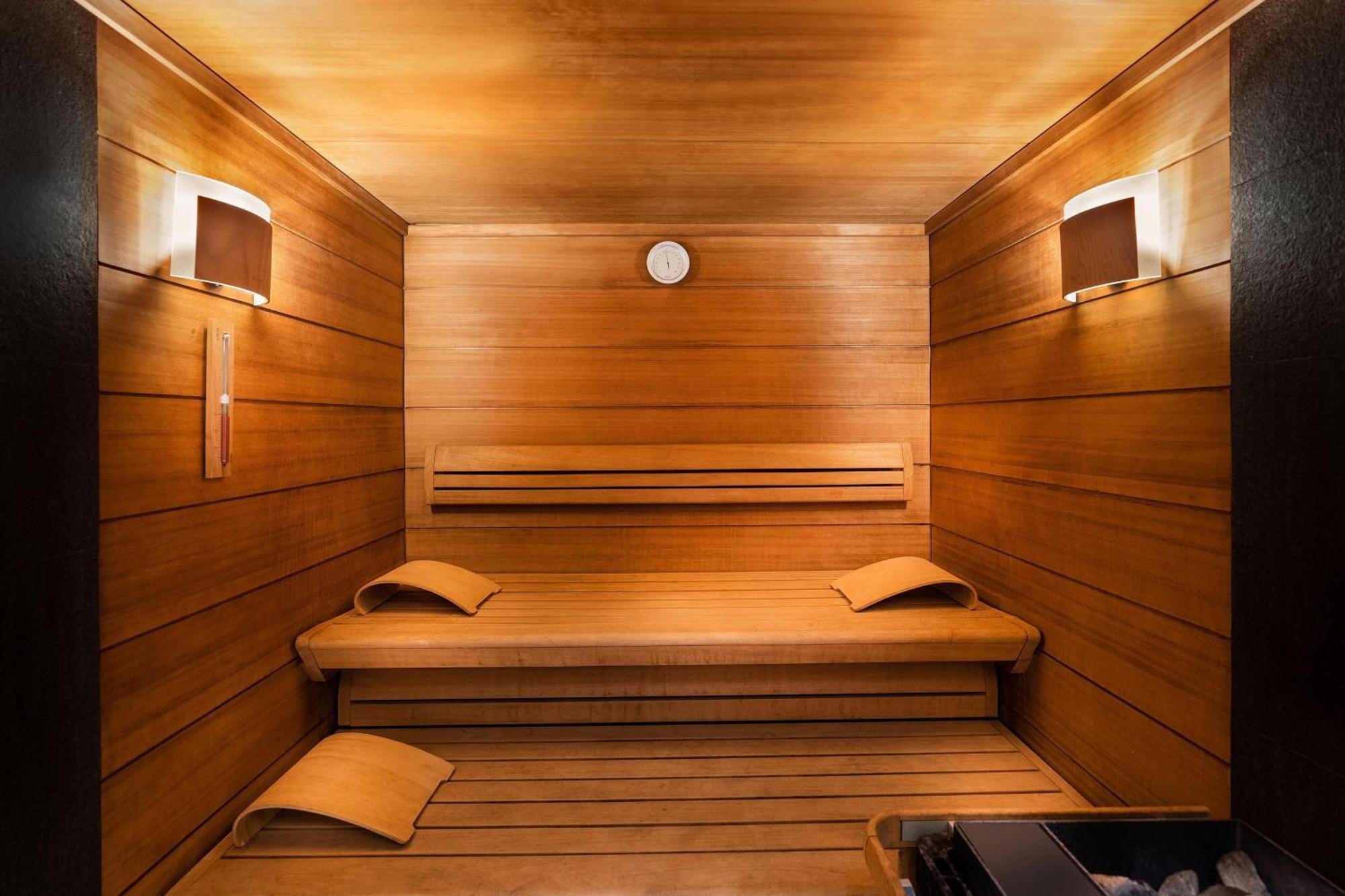 Sheraton Baku Intourist Luaran gambar A modern Finnish sauna
