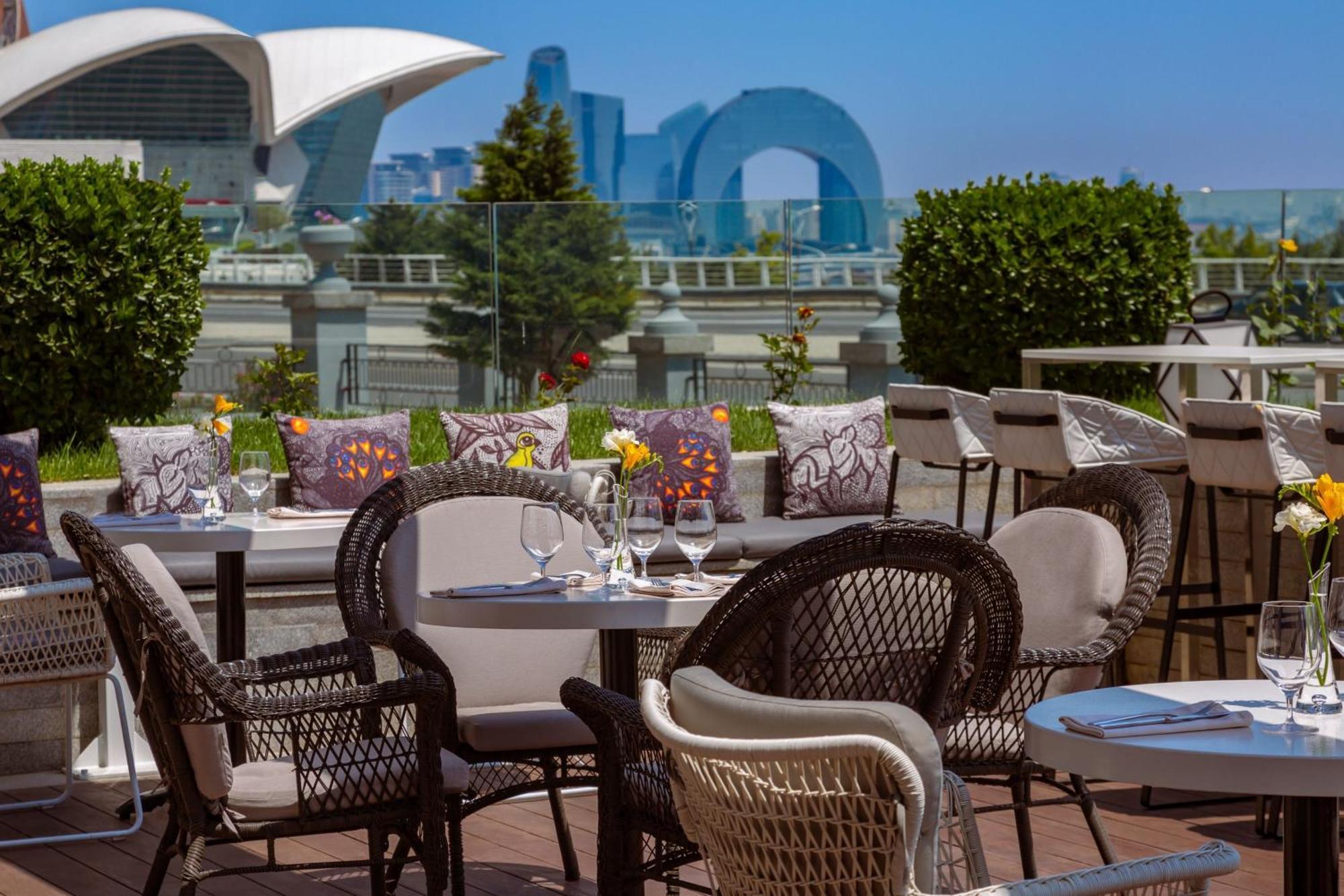 Sheraton Baku Intourist Luaran gambar View from the hotel's rooftop